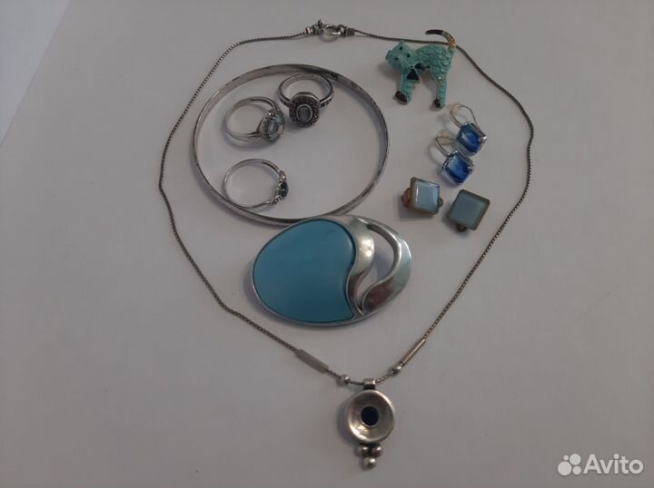 Бижутерия одним лотом(подобрана по цвету) 4 л- а