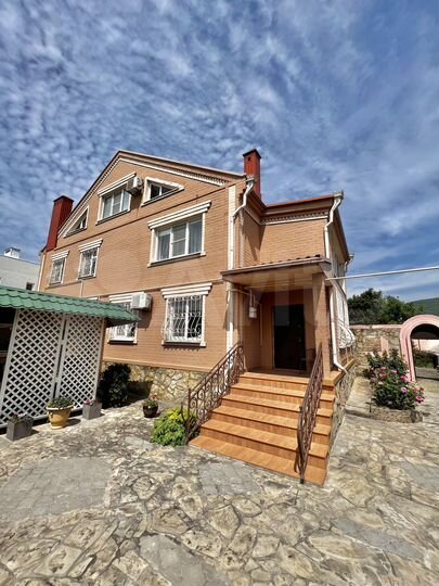 Дом 279,5 м² на участке 20,6 сот.