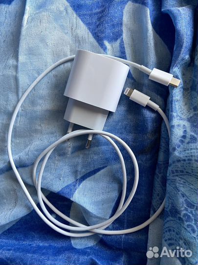 Зарядное устройство для iPhone