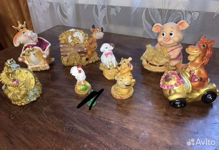 Сувениры, статуэтки, копилка бык