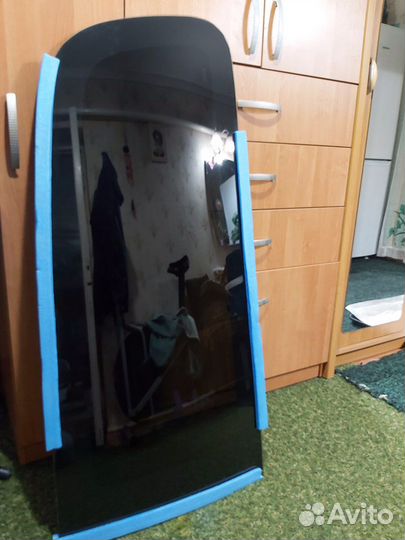 Продам стекло на Hyundai H1 Starex