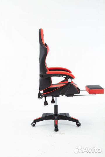 Игровое кресло черно-красное с подставкой