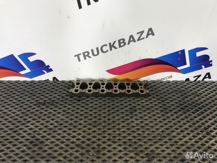 51042020175 Комплект проставок под ось коромысел