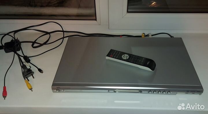 DVD плеер Vitek и TCL с пультами