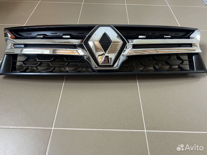 Решетка радиатора Renault Duster 1 2015-2020