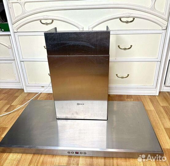 Neff Каминная-пристенная вытяжка 90 см,привезу