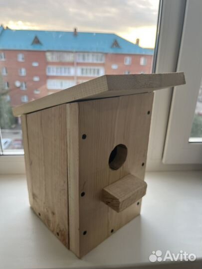 Скворечник из дерева
