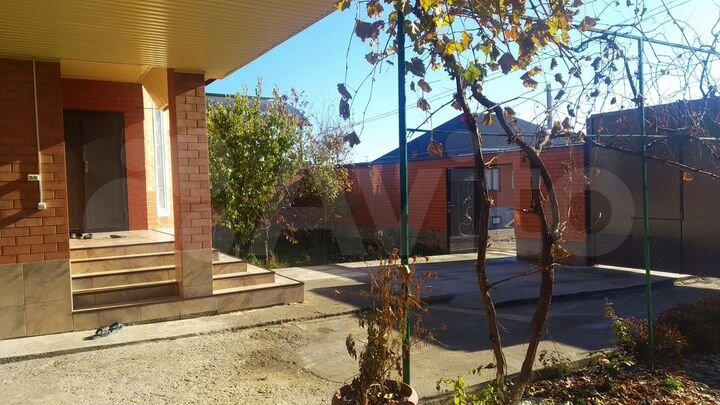 Дом 200 м² на участке 6 сот.