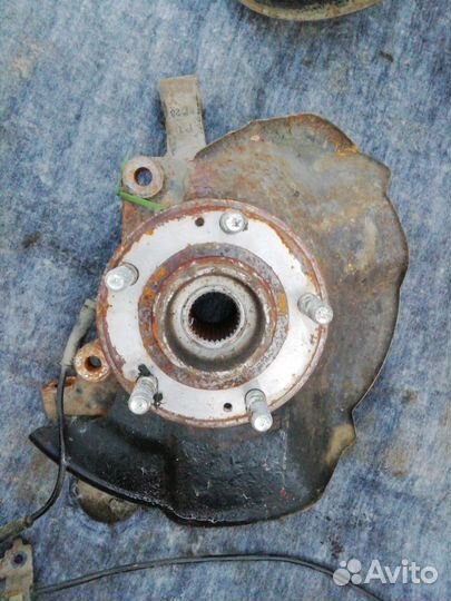 Кулак поворотный передний правый хендай сантафе 2