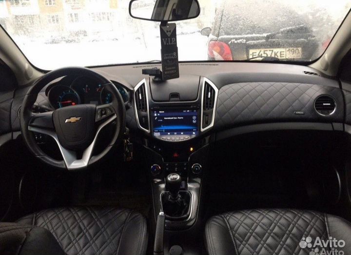 Вставки на двери+панель круз шеврале