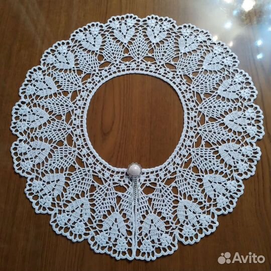 Ажурный воротничок ручной работы