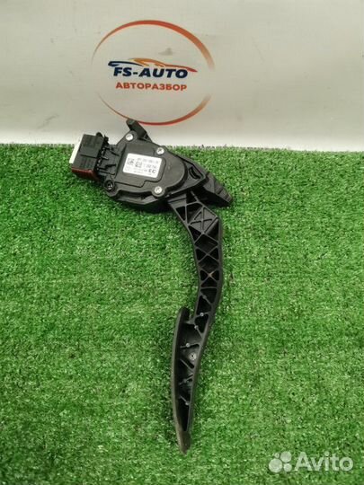 Педаль газа Chevrolet Cruz седан 1.6 F16D4 2009