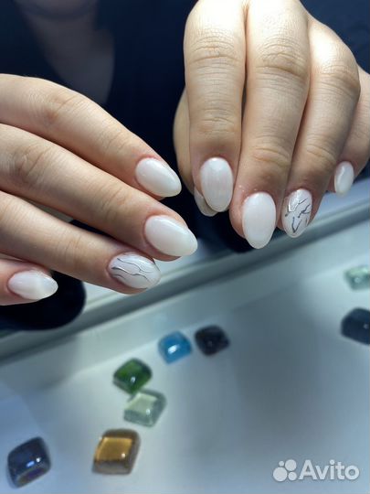 Нужна модель на маникюр
