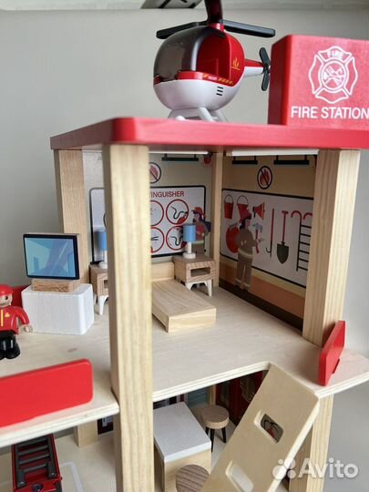 Пожарная станция игрушка