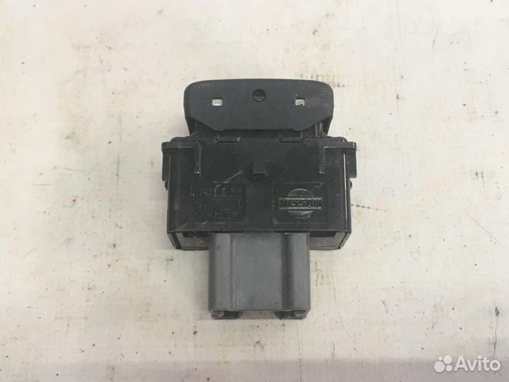 Кнопка обогрева сидений для Nissan Note 1 2005-20