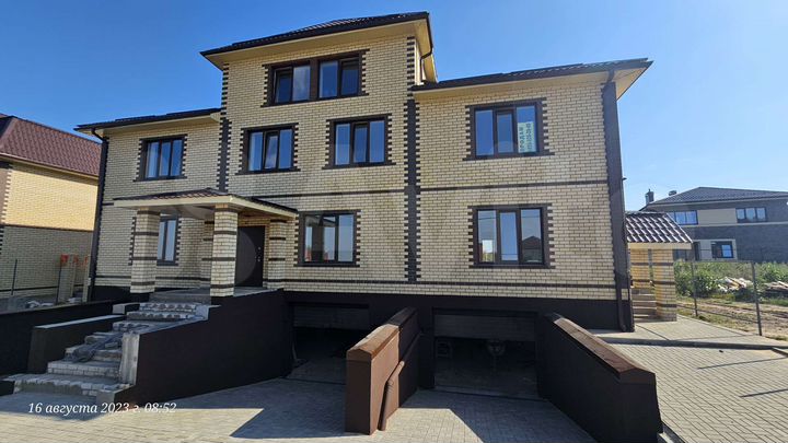 Таунхаус 202 м² на участке 2,7 сот.