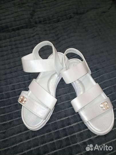Сандалии для девочки