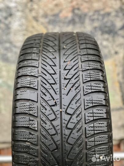 Goodyear UltraGrip 8 Performance 215/55 R16