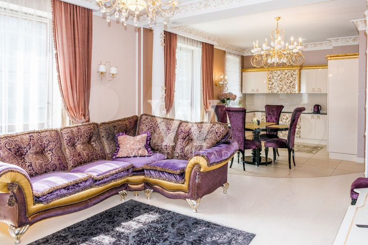 3-к. квартира, 120 м², 2/5 эт.