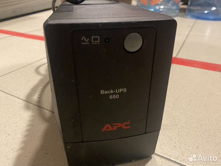 Бесперебойник APC Back-UPS 650