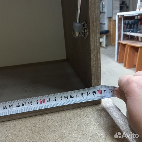 Ящик навесной, новый, с хорошей фурнетурой