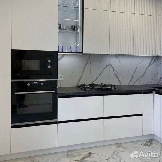 Кухня угловая/столешница в подарок/новая