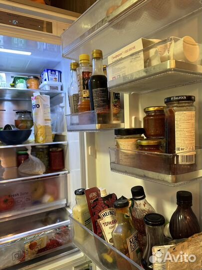 Встраиваемый холодильник Samsung BRB260187WW