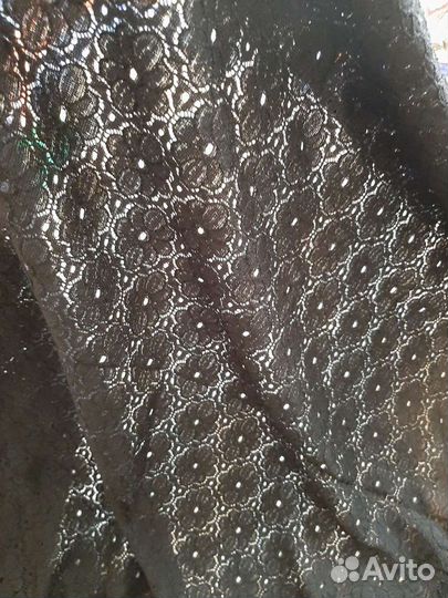 Отрез ткани гипюр