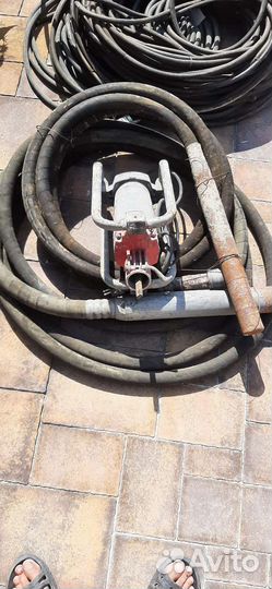 Глубинный вибратор