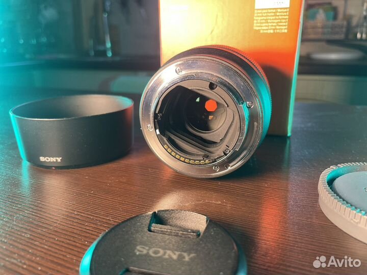 Два Объектива Sony FE 50 f1.8 и Sony fe 28-70