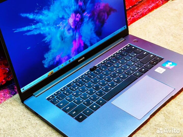 Премиальный ультрабук Honor MagicBook X15