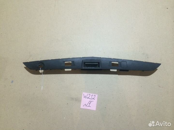 Накладка крышки багажника Mercedes E-class W212