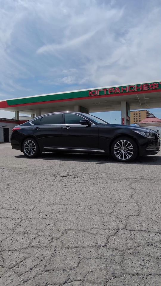 Hyundai Genesis: фото владельца