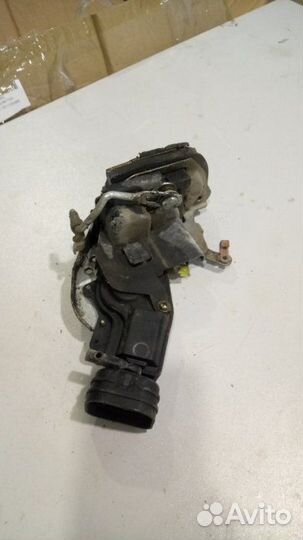 Замок двери задней правой для Toyota Corolla AE1