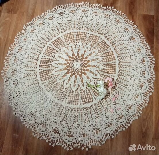 Скатерть круглая вязаная ажурная Льняная