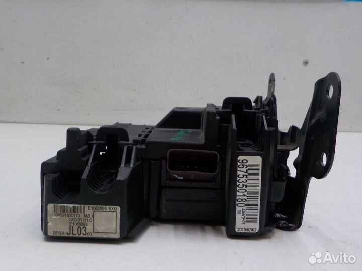 Блок предохранителей (салон) Peugeot Traveller 201