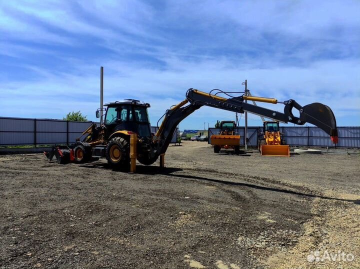 Экскаватор-погрузчик RM-Terex TLB 825-RM, 2022