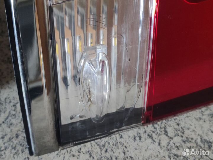 Фонарь задний правый Toyota Land Cruiser 200