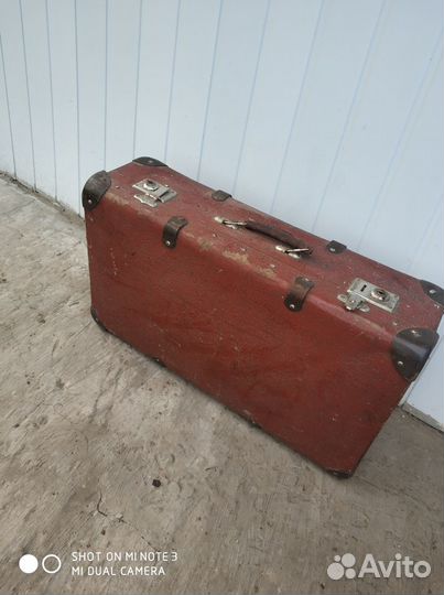 Чемодан старинный