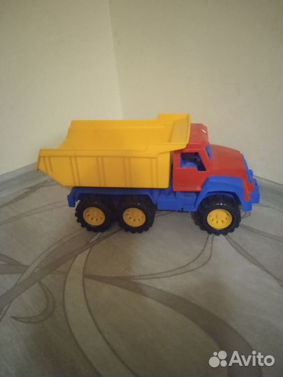 Большой грузовик, трактор