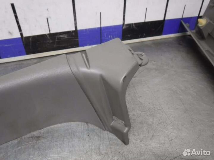 Обшивка двери задка задняя левая Mitsubishi Pajero