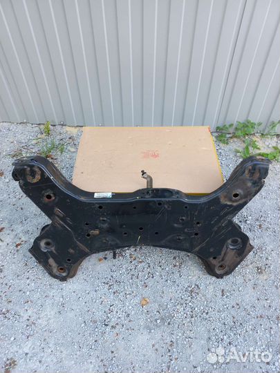 Передняя балка (подрамник) на Киа Рио 3