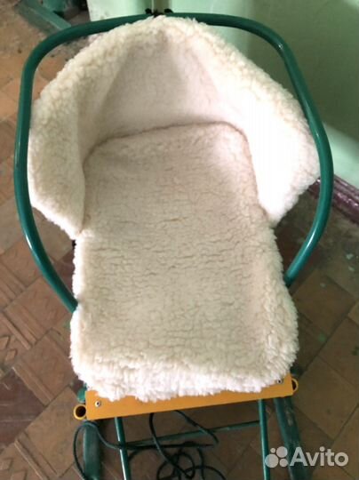 Детские санки с мягкой меховой сидушкой