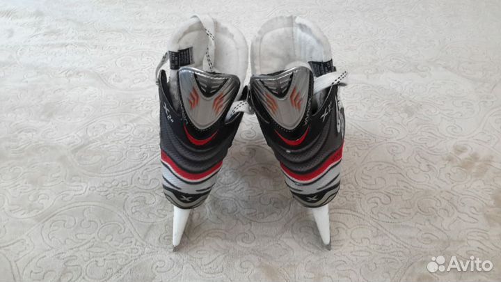 Хоккейные коньки бауэр