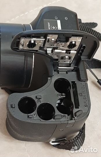 Компактный фотоаппарат sony cyber shot DSC-H100