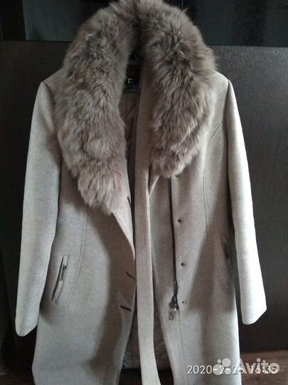 Продаю пальто, одевала пару раз Продаю, так как ст