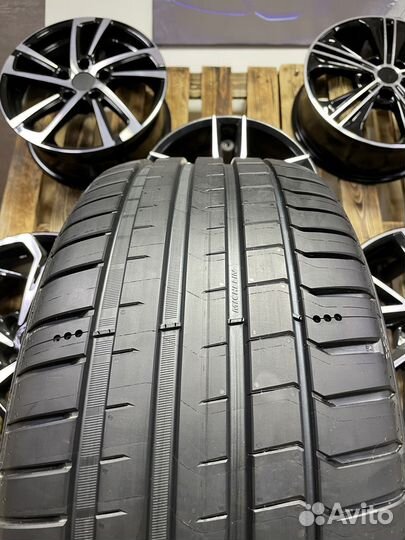 Michelin Pilot Sport 5 245/40 R19 98Y