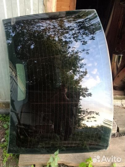 Стекло заднее volvo s 60