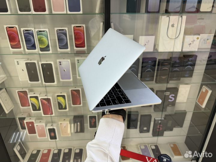 Apple MacBook Pro 2018 Silver Touch Bar