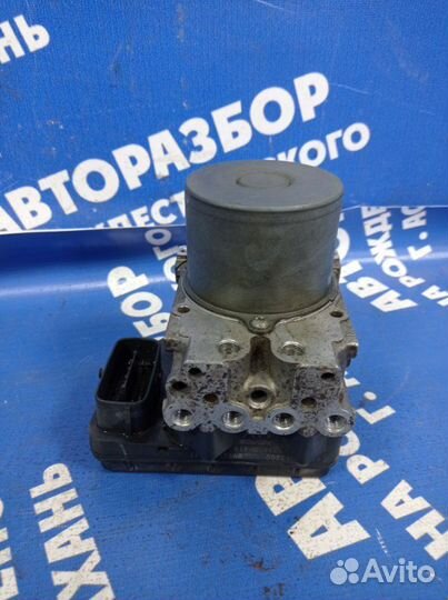 Блок abs Toyota Blade хэтчбек 2GR-FE 2008